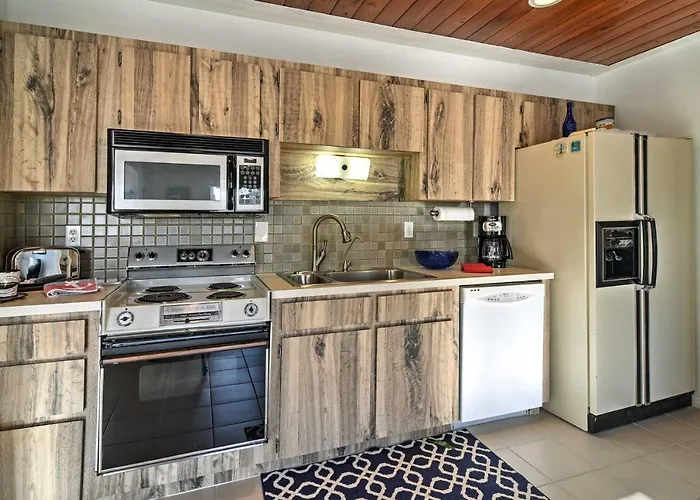 Steps To Beach, Cabana: Indian Shores