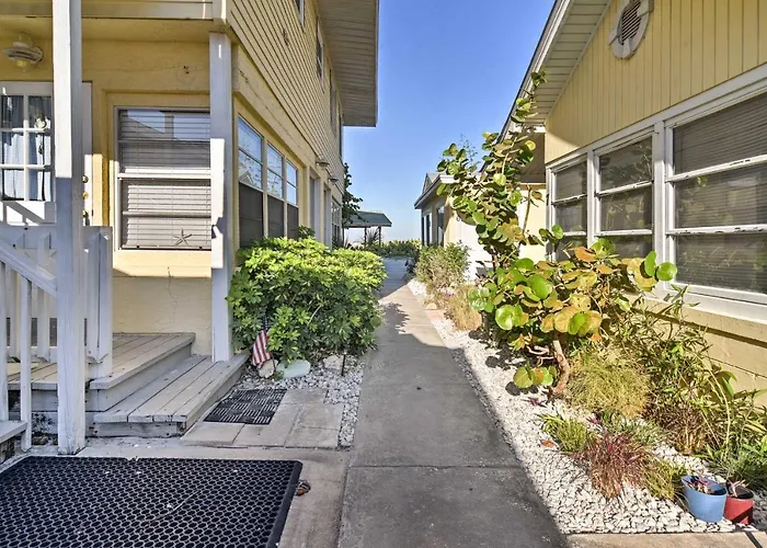 Steps To Beach, Cabana: Indian Shores